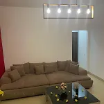 Big With 3 Bdrm Ultracentral Lägenhet *