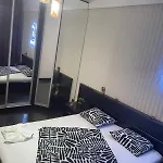 Lägenhet Big With 3 Bdrm Ultracentral *