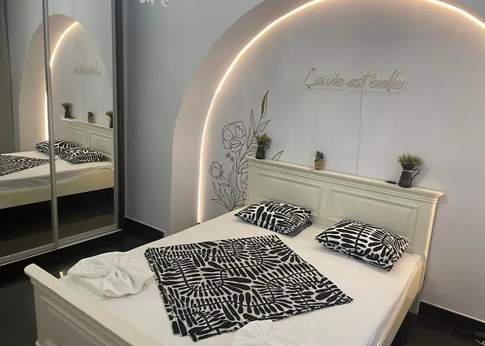 Big With 3 Bdrm Ultracentral * Bucureşti