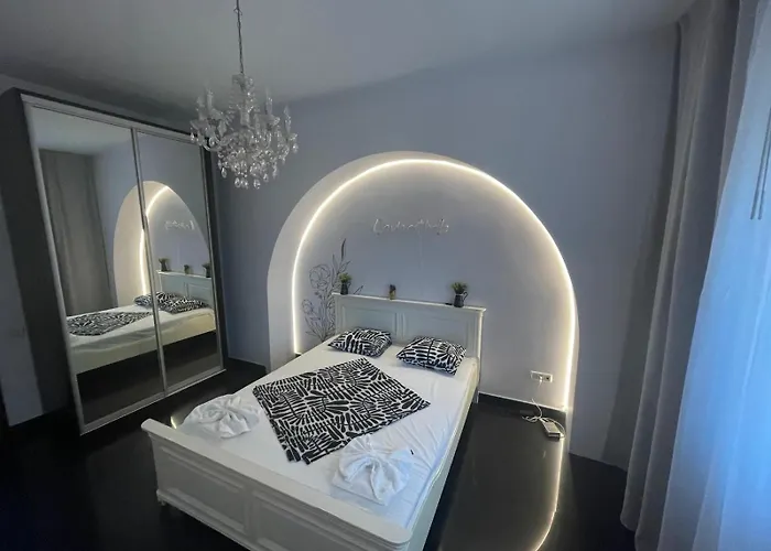 Big With 3 Bdrm Ultracentral Apartmán *