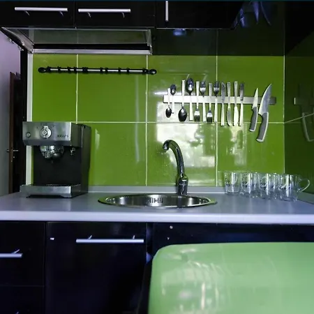 Big With 3 Bdrm Ultracentral Apartment *