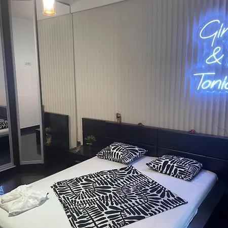 Apartment Big With 3 Bdrm Ultracentral Bucharest