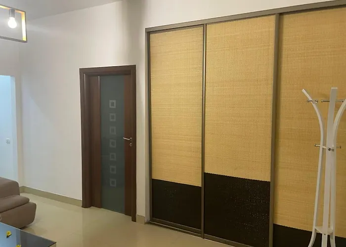 Big With 3 Bdrm Ultracentral Apartment